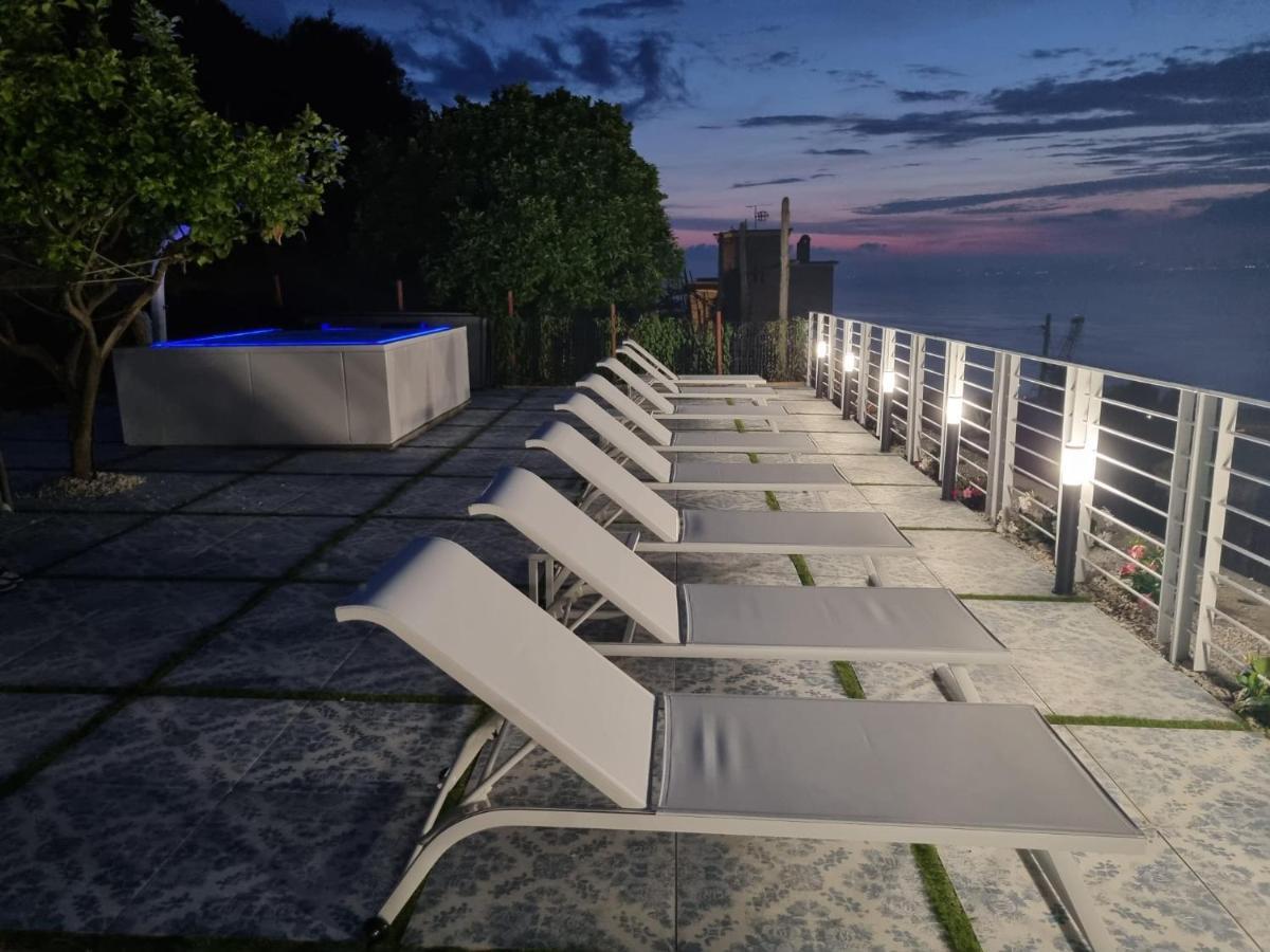 Relais Al Castello Bed & Breakfast กาสเตลลัมมาเร ดิ สตาเบีย ภายนอก รูปภาพ